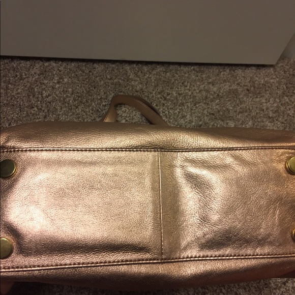 ❌SOLD❌ Rose Gold Fossil Sydney Shopper Tote - Picture 2 of 5